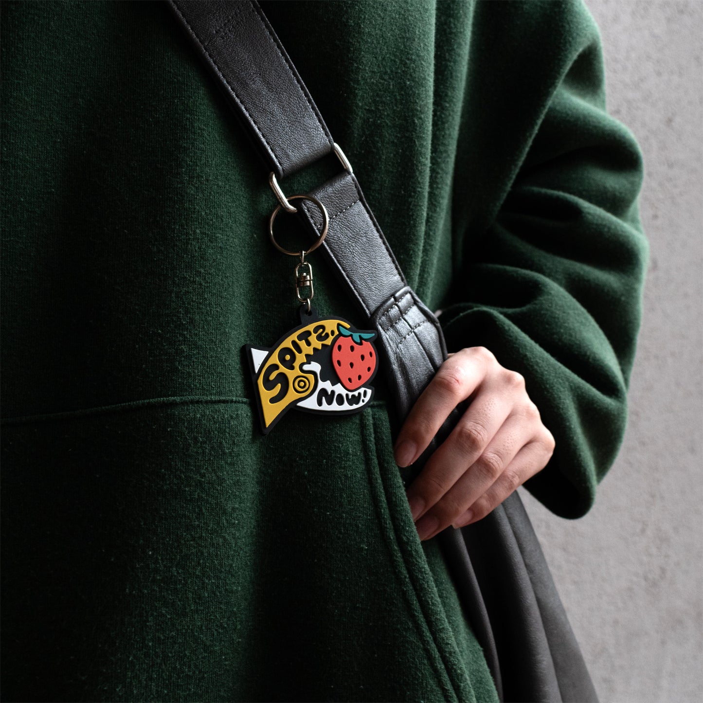 ラバーキーホルダー_イチゴ&プライヤー